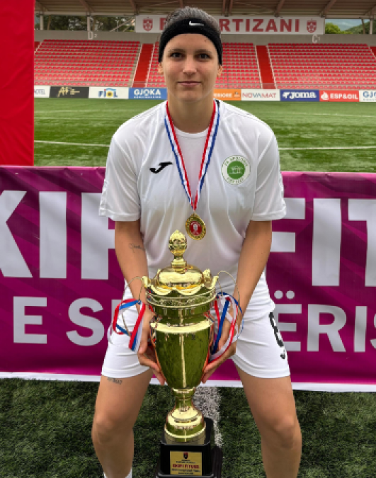 Bruna Lisandra<h5>Striker / Midfielder</h5>